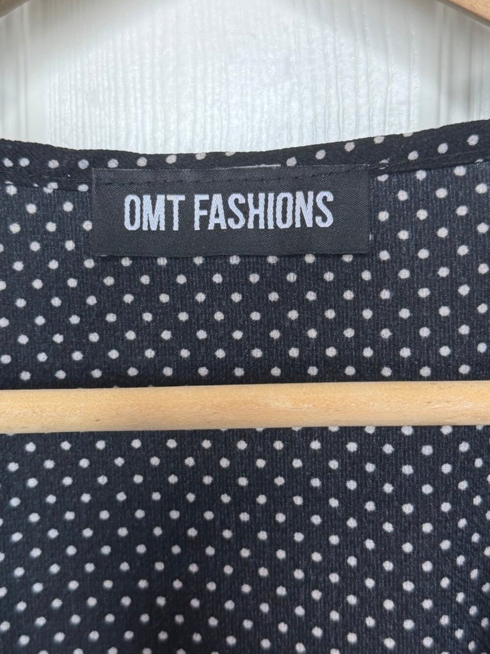 OMT Fashions Polka Dot Peplum Blouse Size 1X Black White Flutter Sleeve - Picture 8 of 10